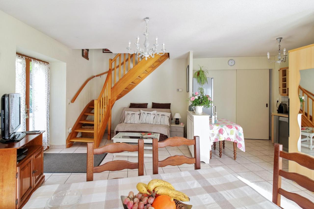 Maison Confortable Ornans + Jardin Экстерьер фото